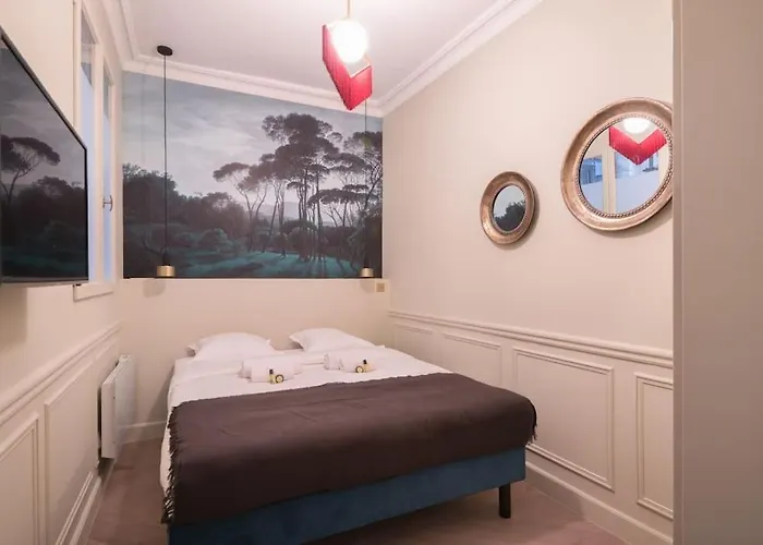 Modern And Cosy Flat In The Heart Of Notre Dame